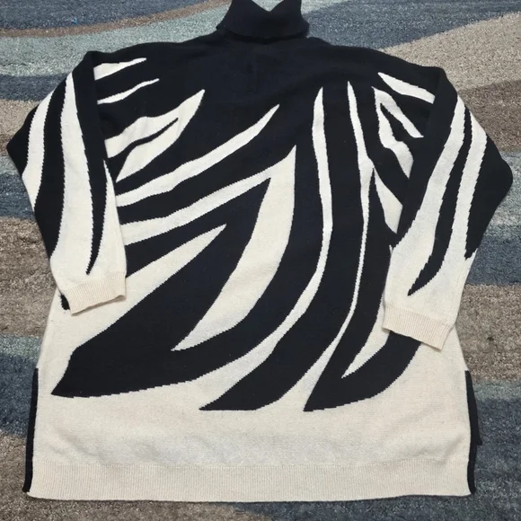 Charter Club Cashmere Sweater Women M Ivory Black Zebra Cashmere Turtleneck - Picture 2 of 6